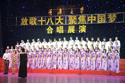 五月的鲜花——记海角社区
“放歌十八大、聚焦中国梦”合唱比赛