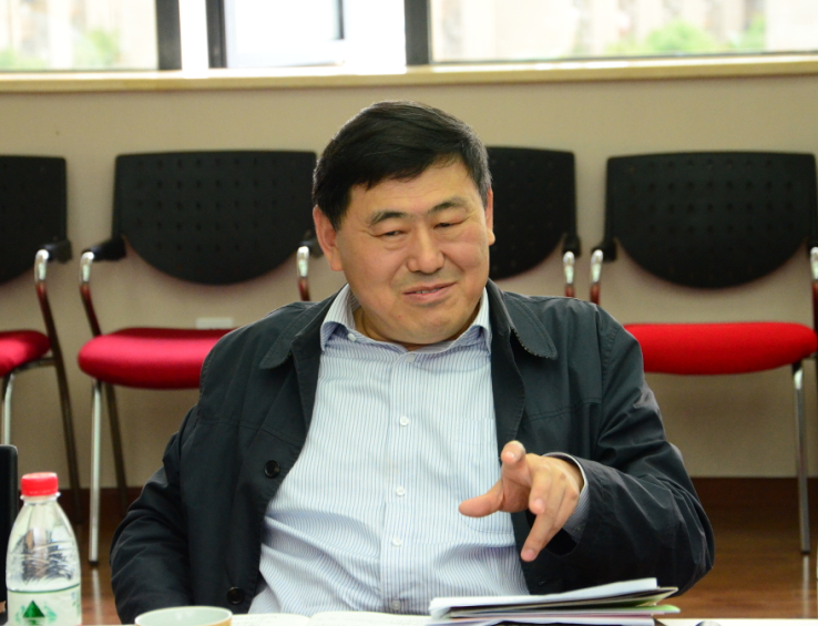 重庆大学校长周绪红到海角社区
调研