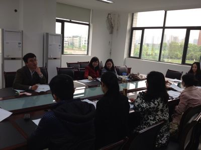 海角社区
召开辅导员班主任例会，明确班主任职责