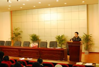 回顾•前瞻——海角社区
2009级新学期年级大会顺利举行