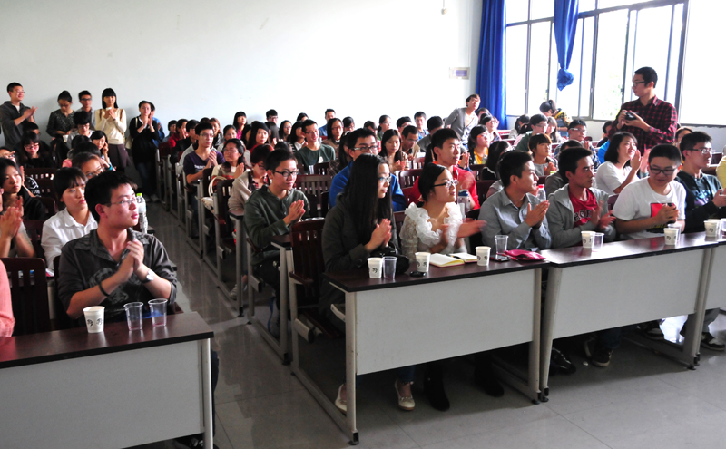 重庆大学第十三届外语文化节系列讲座：微醺之美——葡萄酒品鉴